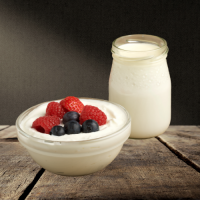 Bowl de yogurt griego con frutos rojos