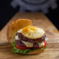 Hamburguesa doble hawaiana